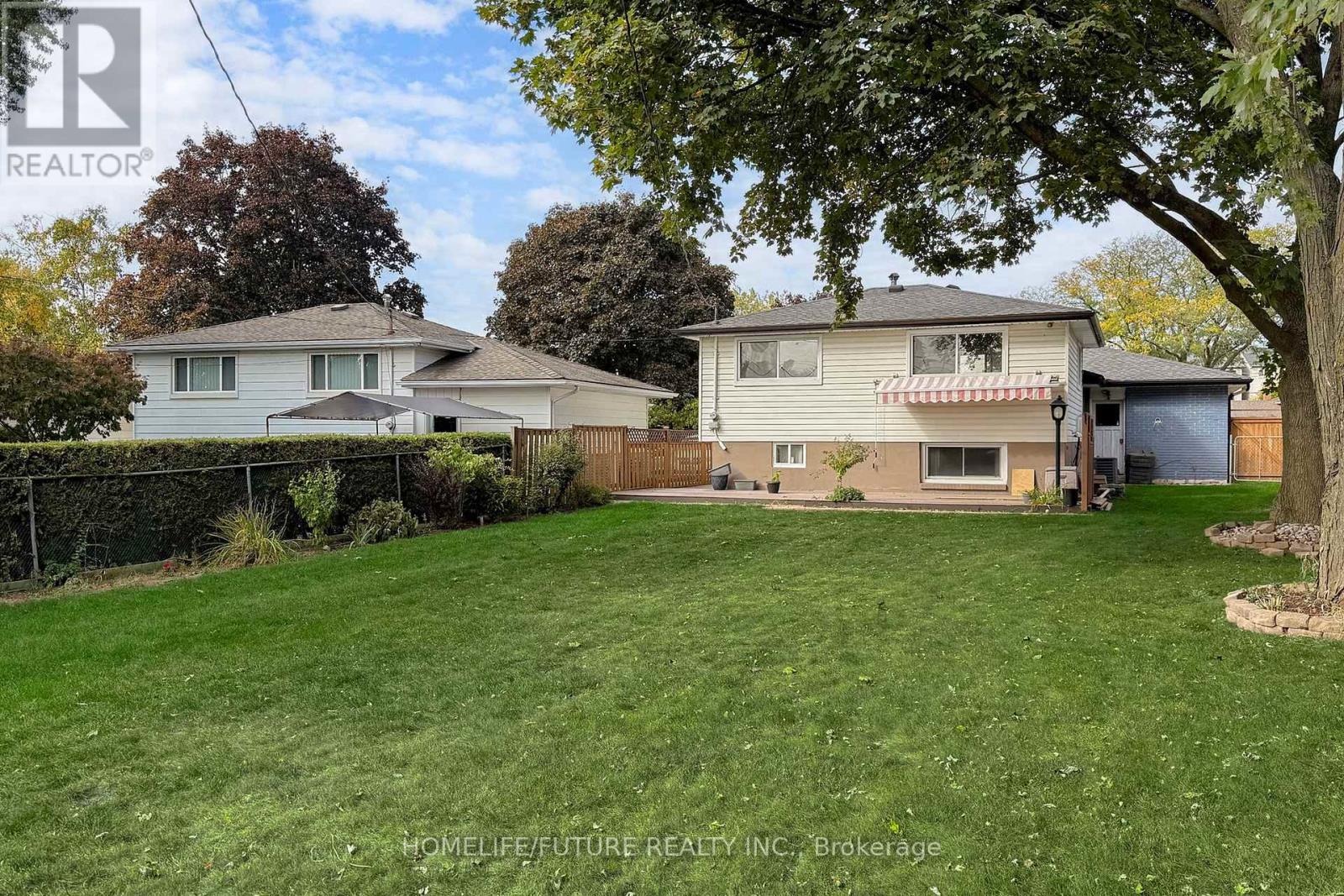 659 Bridle Wood, Burlington, Ontario  L7L 4E2 - Photo 48 - W12467932