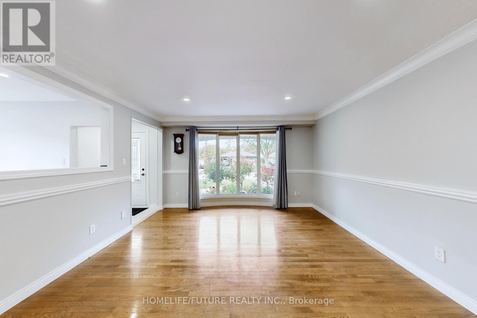659 Bridle Wood, Burlington, Ontario  L7L 4E2 - Photo 9 - W12467932