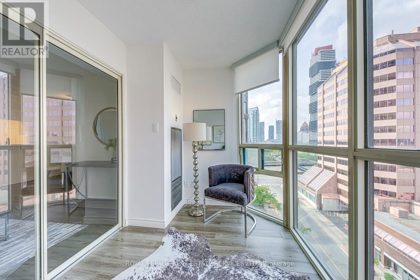 1008 - 265 Enfield Place, Mississauga, Ontario  L5B 3Y7 - Photo 14 - W12467954