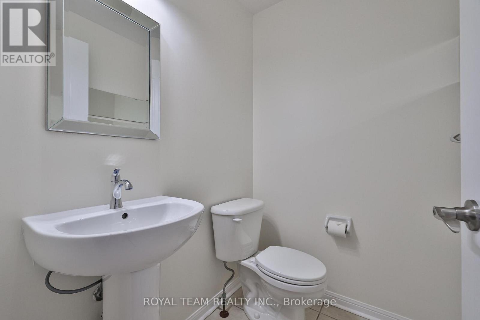 2439 Hollybrook Drive, Oakville, Ontario  L6M 4S8 - Photo 14 - W12467974