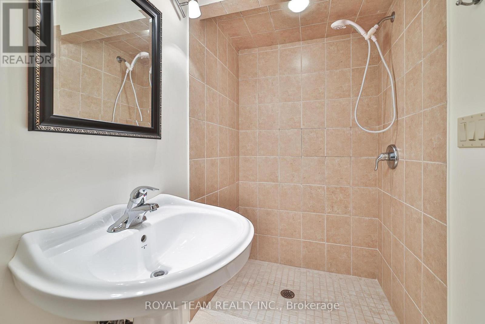 2439 Hollybrook Drive, Oakville, Ontario  L6M 4S8 - Photo 31 - W12467974