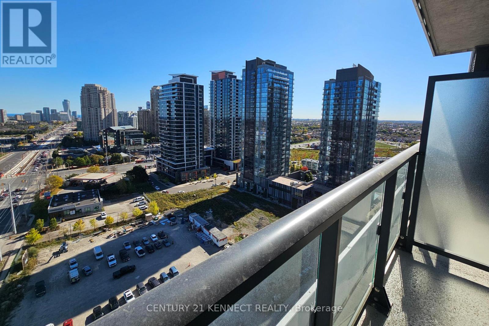 1502 - 15 Watergarden Drive, Mississauga, Ontario  L5R 0H4 - Photo 11 - W12467983
