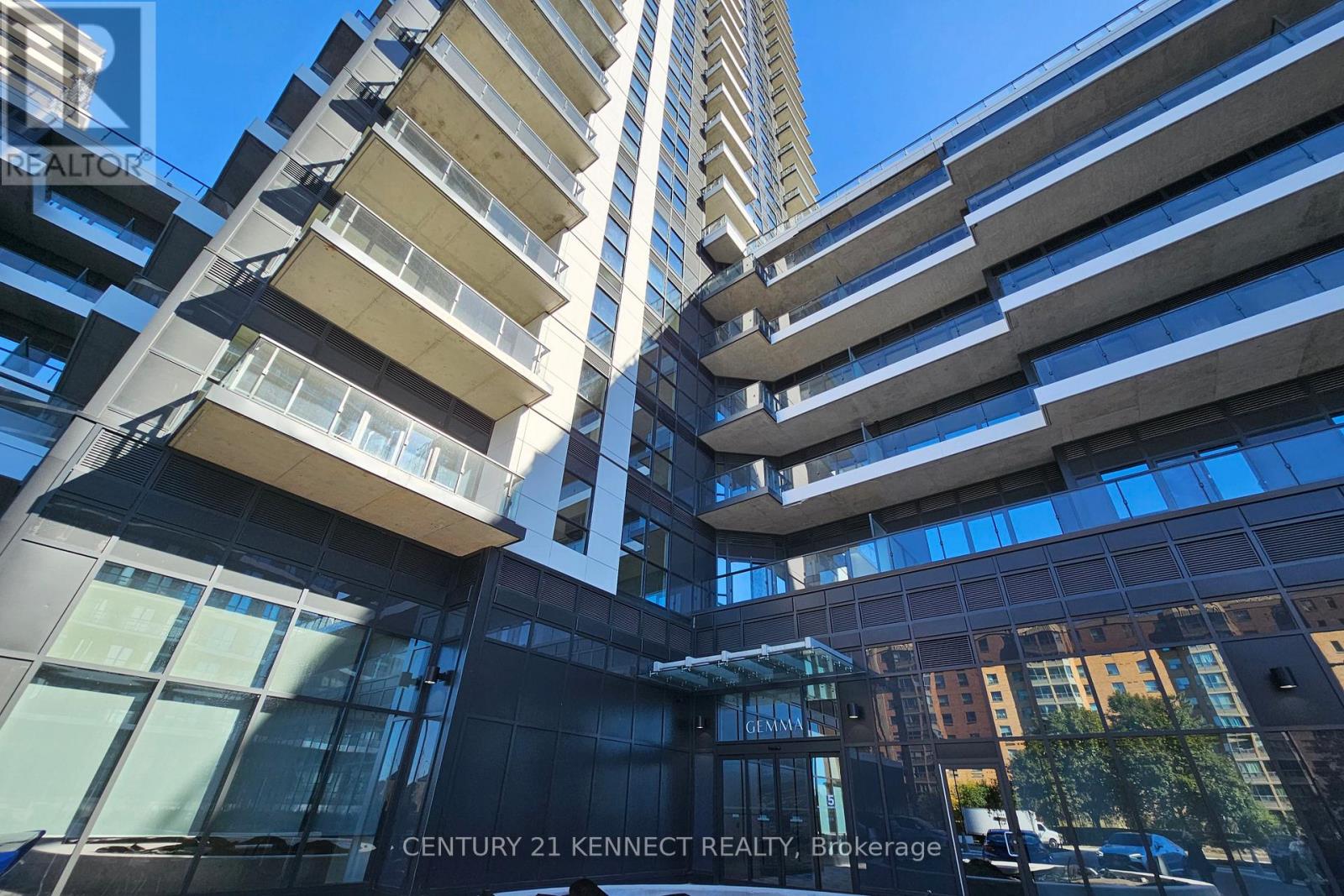 1502 - 15 Watergarden Drive, Mississauga, Ontario  L5R 0H4 - Photo 2 - W12467983