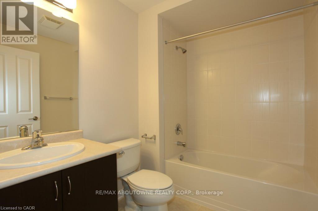 104 - 1401 Plains Road E, Burlington, Ontario  L7R 0C2 - Photo 3 - W12467986