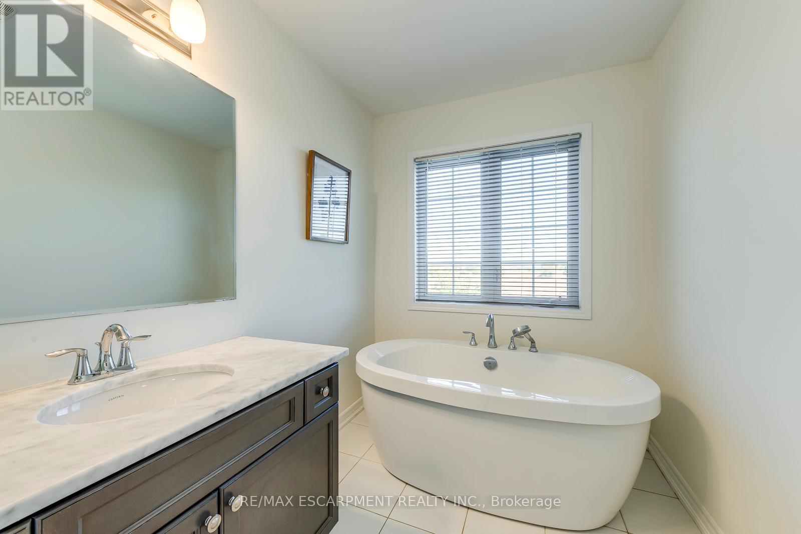 3429 Eternity Way, Oakville, Ontario  L6H 0X9 - Photo 35 - W12467993