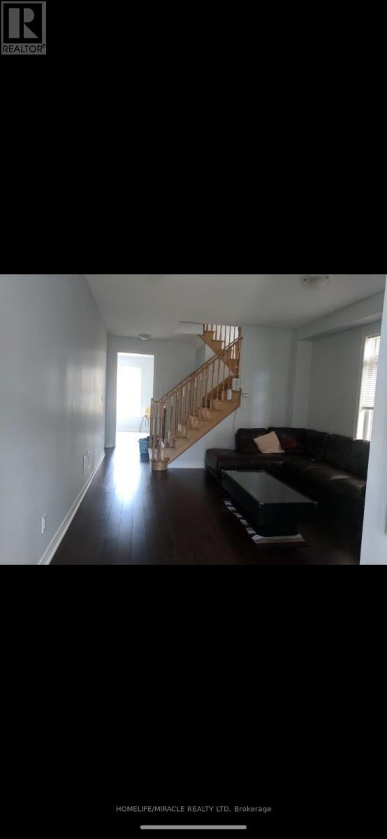 5 Exhibition Crescent, Brampton, Ontario  L7A 4B8 - Photo 3 - W12468001