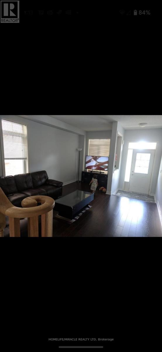 5 Exhibition Crescent, Brampton, Ontario  L7A 4B8 - Photo 4 - W12468001