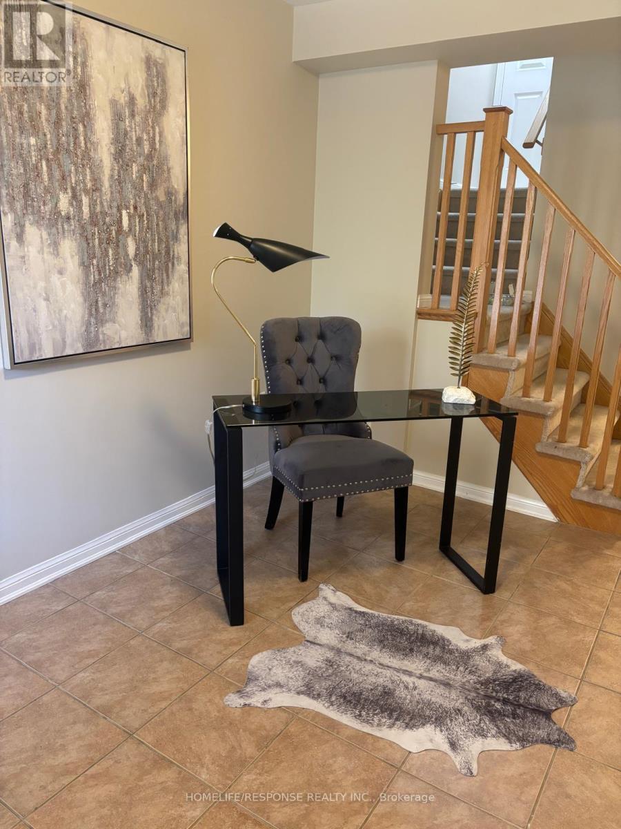 941 Hasselfeldt Heights, Milton, Ontario  L9T 0M5 - Photo 3 - W12468004