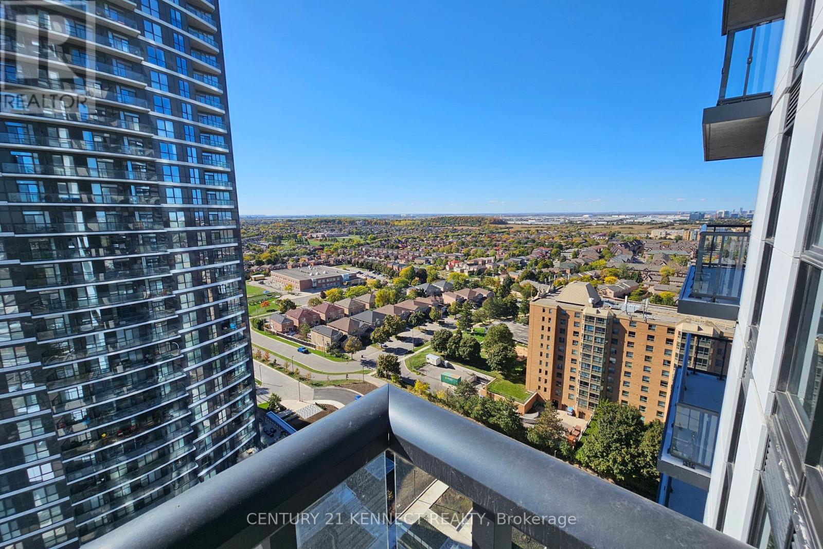 1705 - 15 Watergarden Drive, Mississauga, Ontario  L5R 0H4 - Photo 13 - W12468042