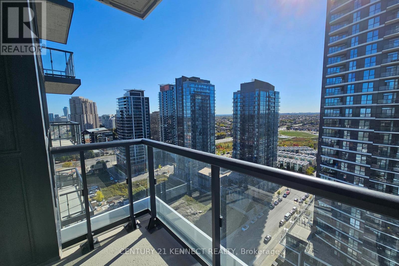 1705 - 15 Watergarden Drive, Mississauga, Ontario  L5R 0H4 - Photo 14 - W12468042