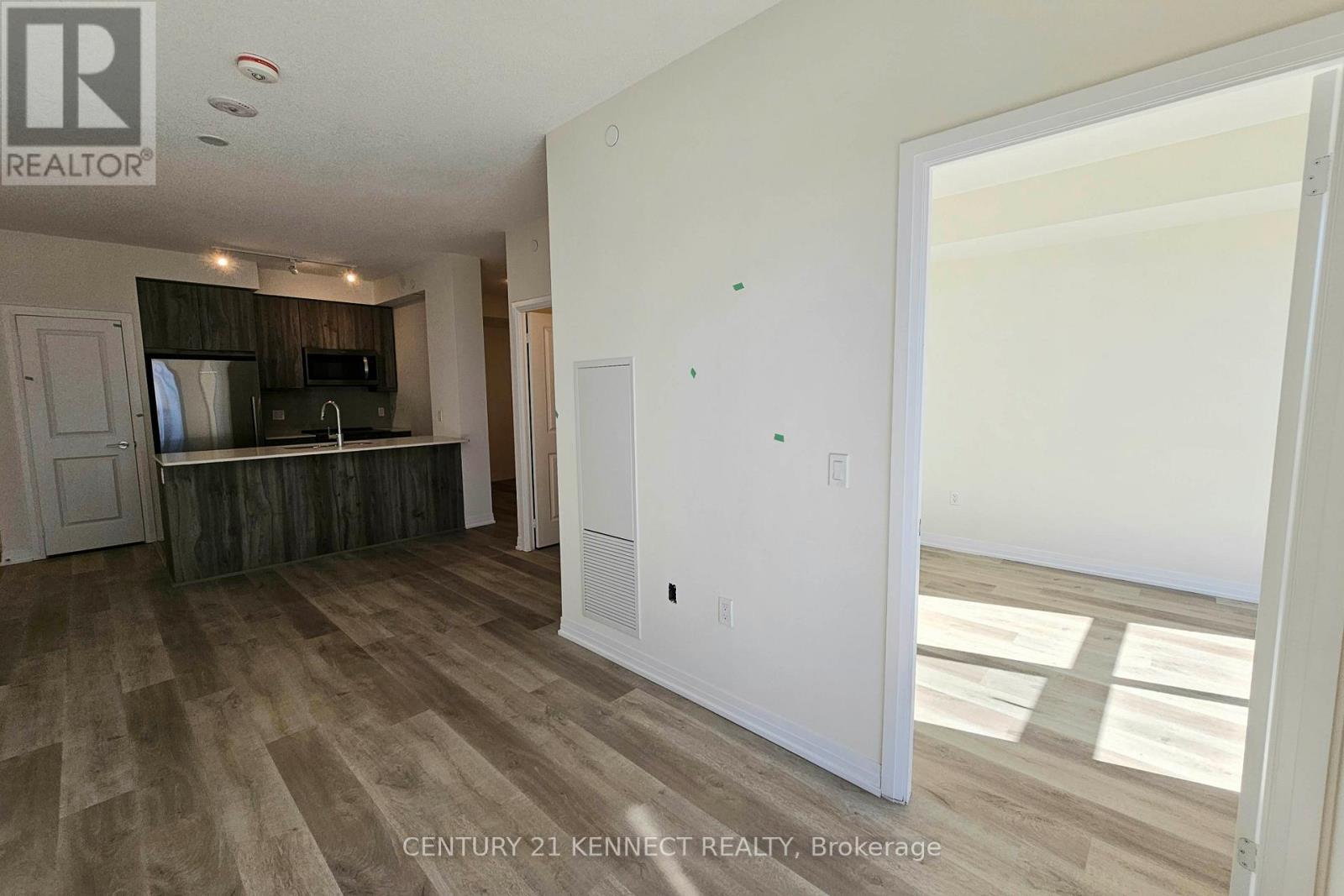 1705 - 15 Watergarden Drive, Mississauga, Ontario  L5R 0H4 - Photo 16 - W12468042