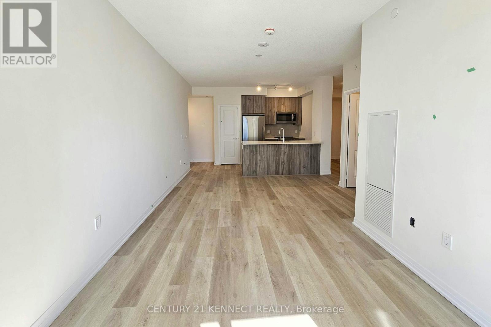 1705 - 15 Watergarden Drive, Mississauga, Ontario  L5R 0H4 - Photo 17 - W12468042