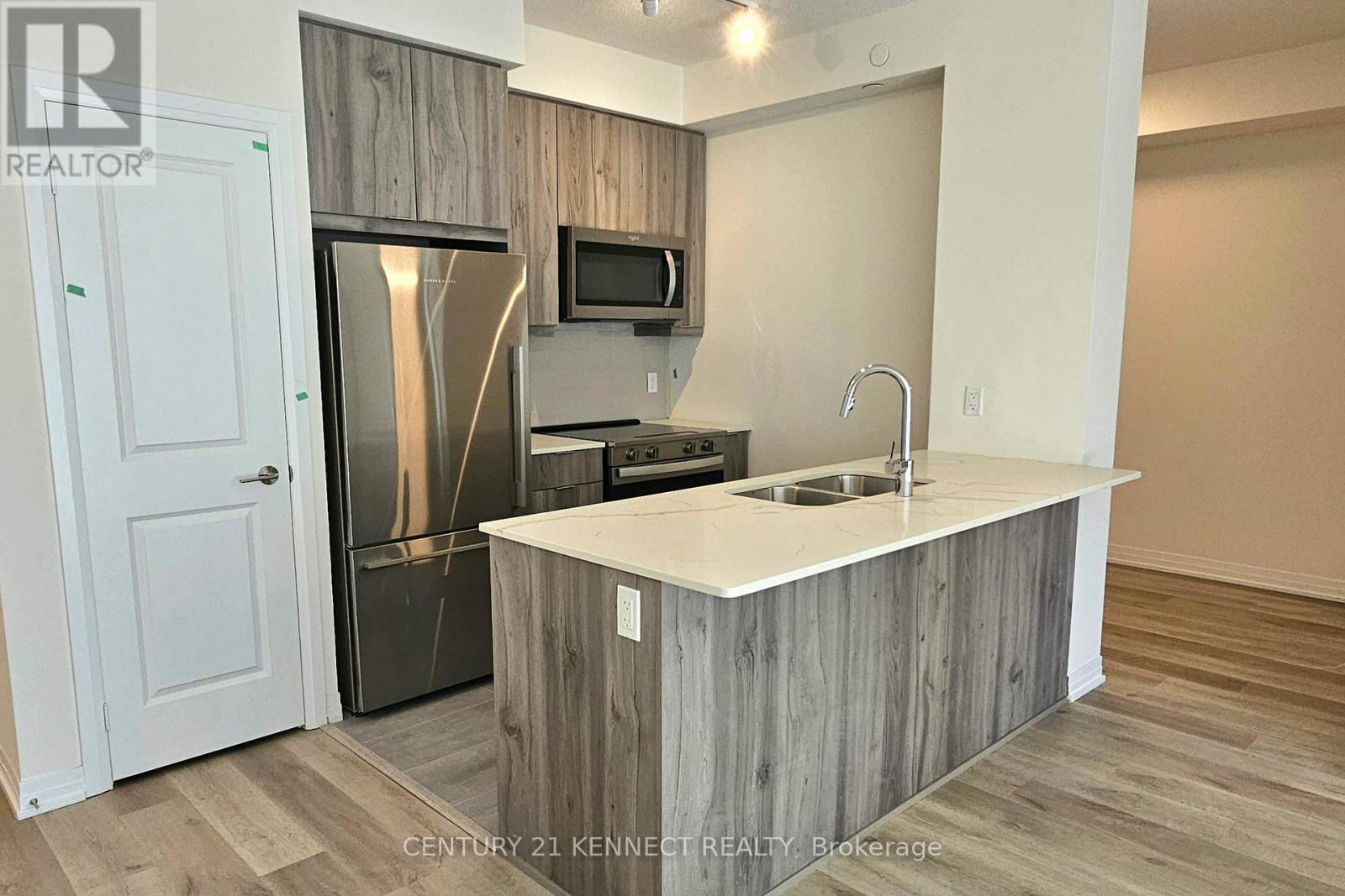 1705 - 15 Watergarden Drive, Mississauga, Ontario  L5R 0H4 - Photo 18 - W12468042