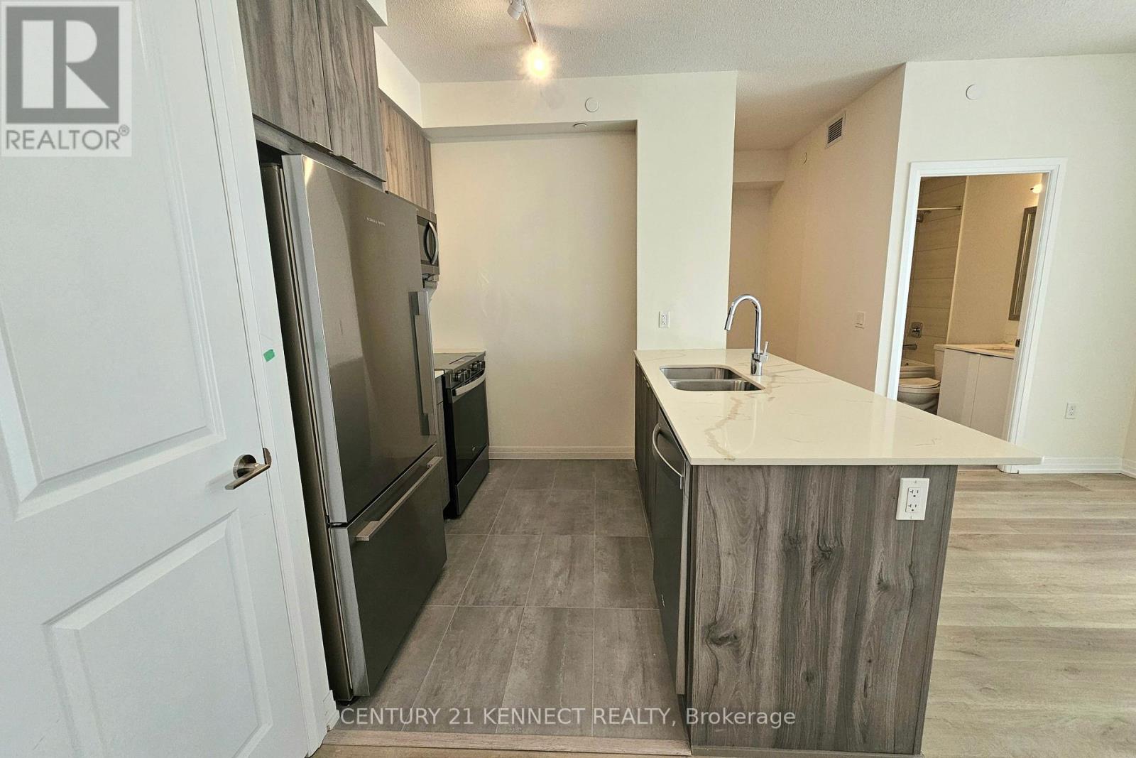1705 - 15 Watergarden Drive, Mississauga, Ontario  L5R 0H4 - Photo 19 - W12468042