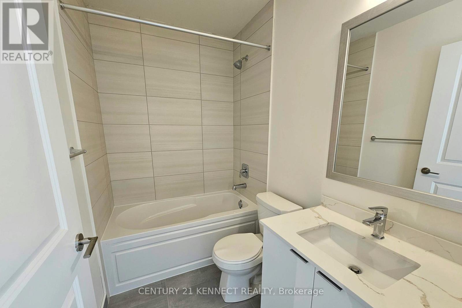 1705 - 15 Watergarden Drive, Mississauga, Ontario  L5R 0H4 - Photo 9 - W12468042