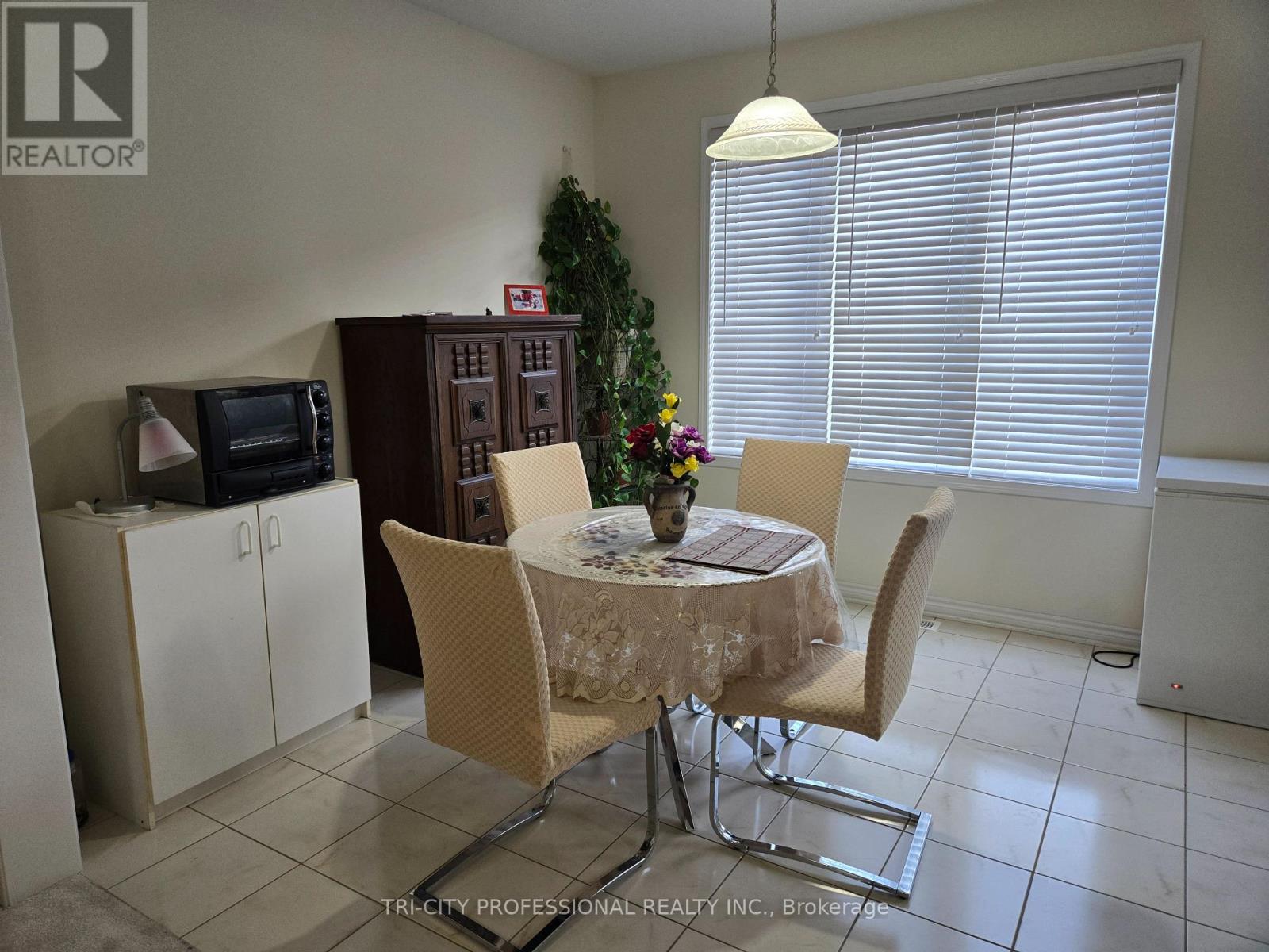 520 Edenbrook Hill Drive, Brampton, Ontario  L7A 4T7 - Photo 17 - W12468063