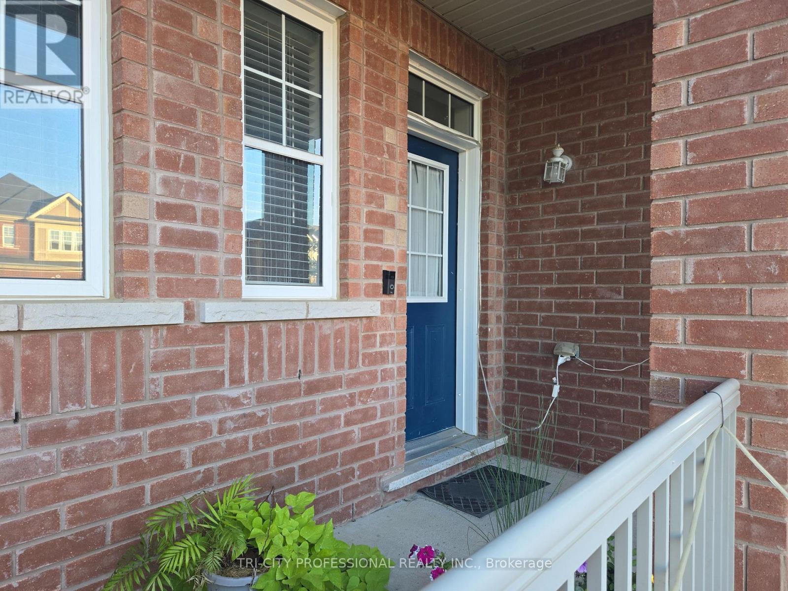 520 Edenbrook Hill Drive, Brampton, Ontario  L7A 4T7 - Photo 2 - W12468063