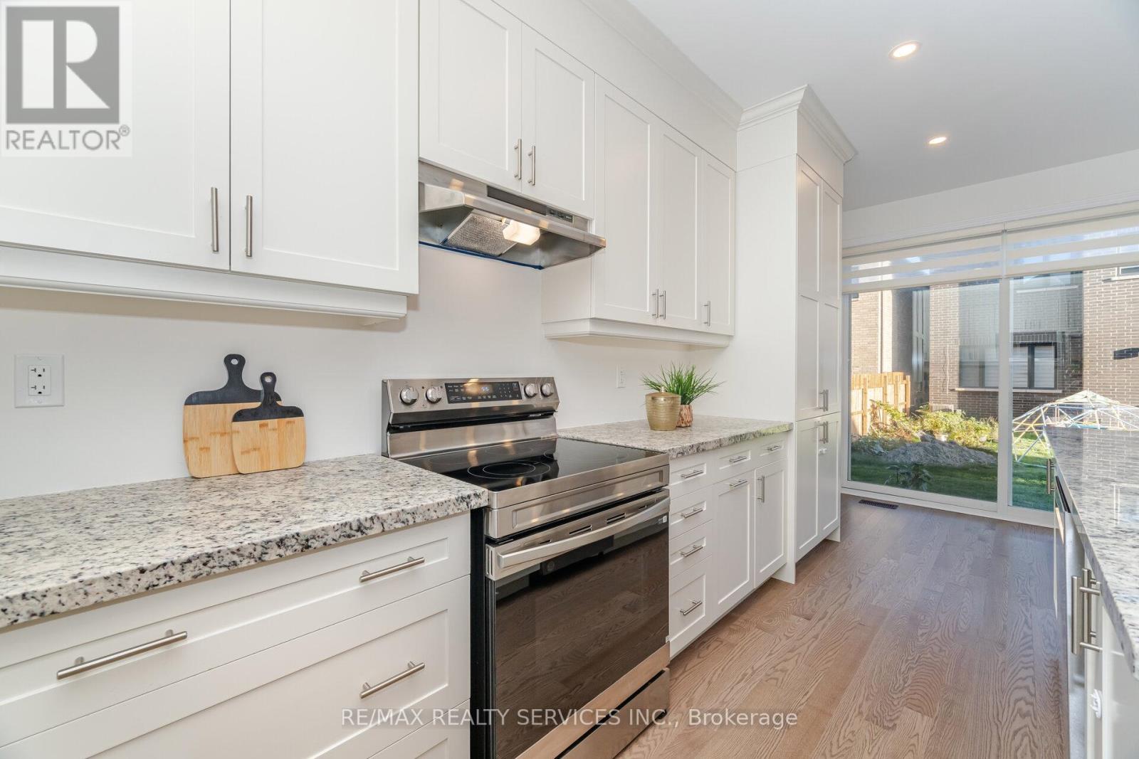 29 Lippa Drive, Caledon, Ontario  L7C 4M3 - Photo 12 - W12468071