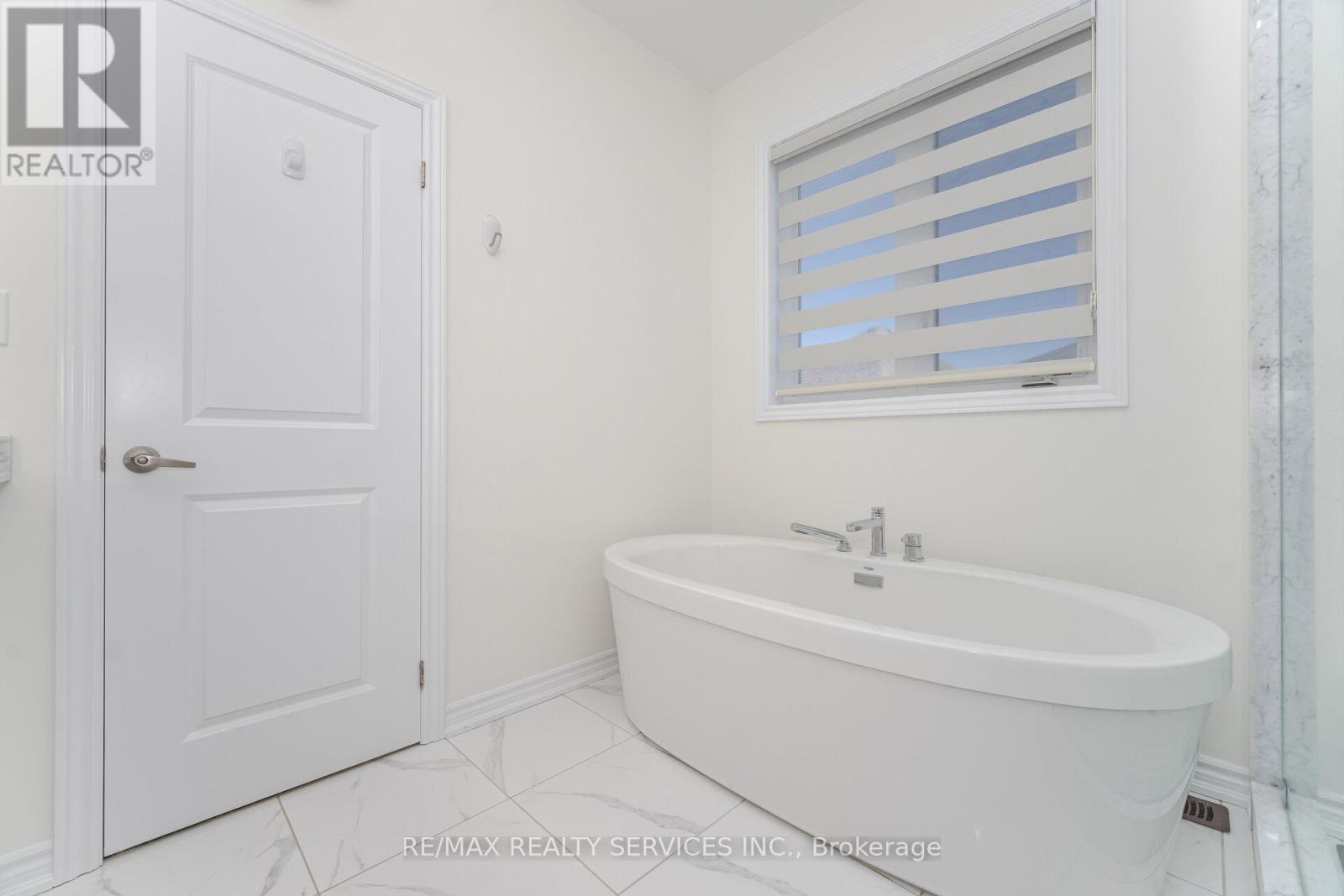 29 Lippa Drive, Caledon, Ontario  L7C 4M3 - Photo 24 - W12468071
