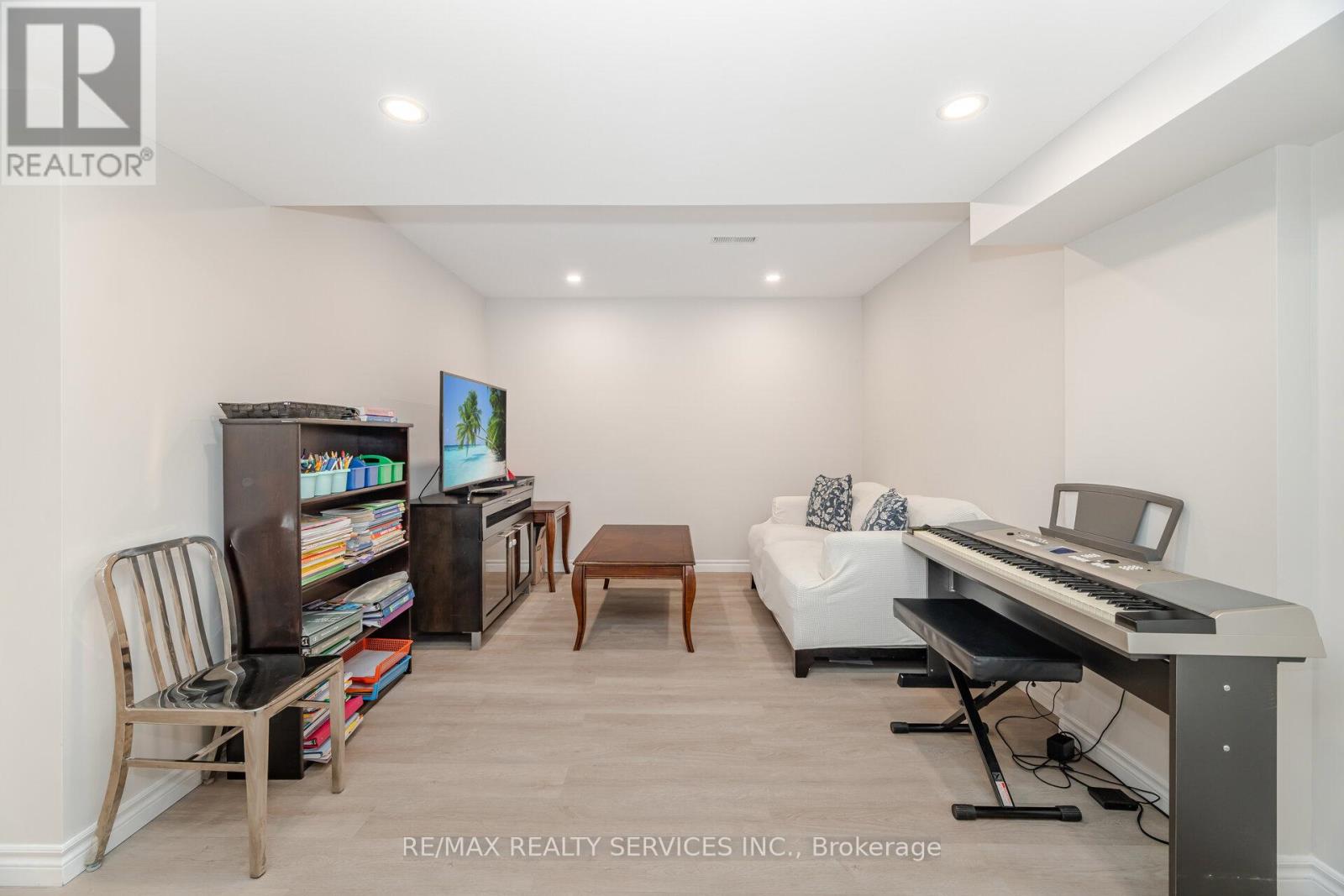 29 Lippa Drive, Caledon, Ontario  L7C 4M3 - Photo 37 - W12468071