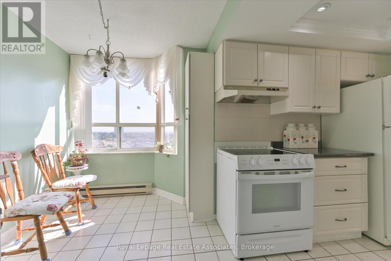 1209 - 10 Malta Avenue, Brampton, Ontario  L6Y 4G6 - Photo 14 - W12468091