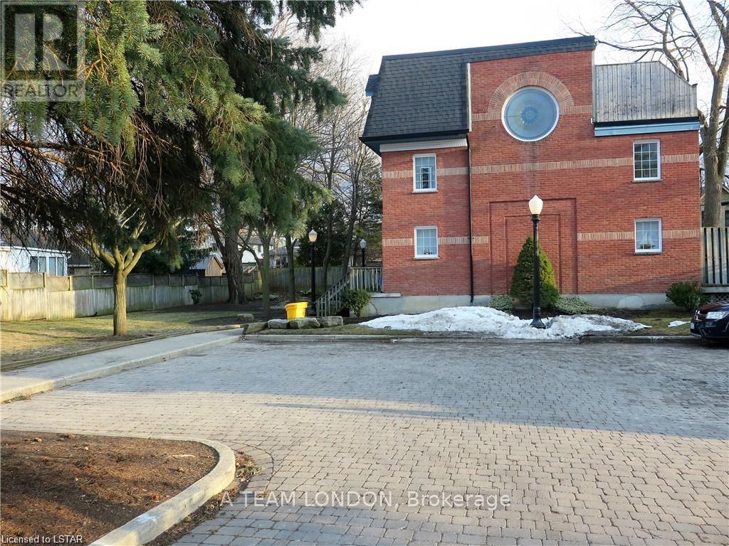 3 & 4 - 39 Regina Street, London East, Ontario  N5Y 3B6 - Photo 44 - X12468174