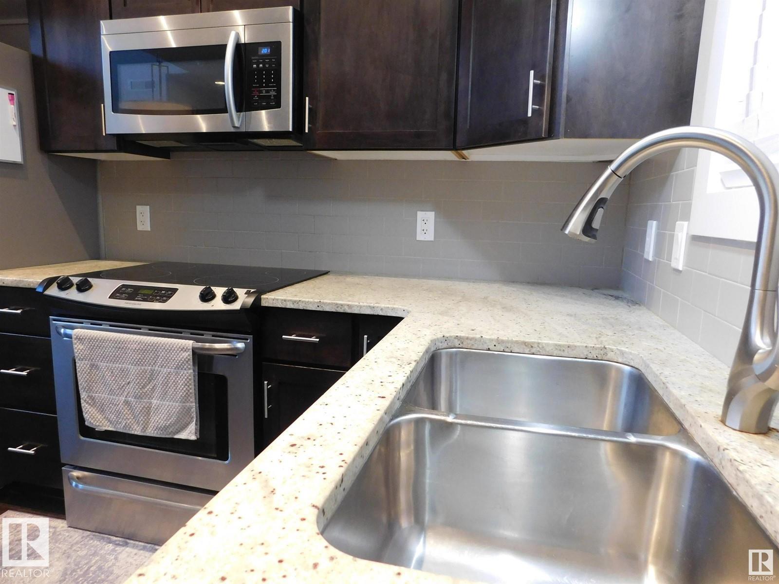 #50 11518 76 Av Nw, Edmonton, Alberta  T6G 0K7 - Photo 3 - E4462468