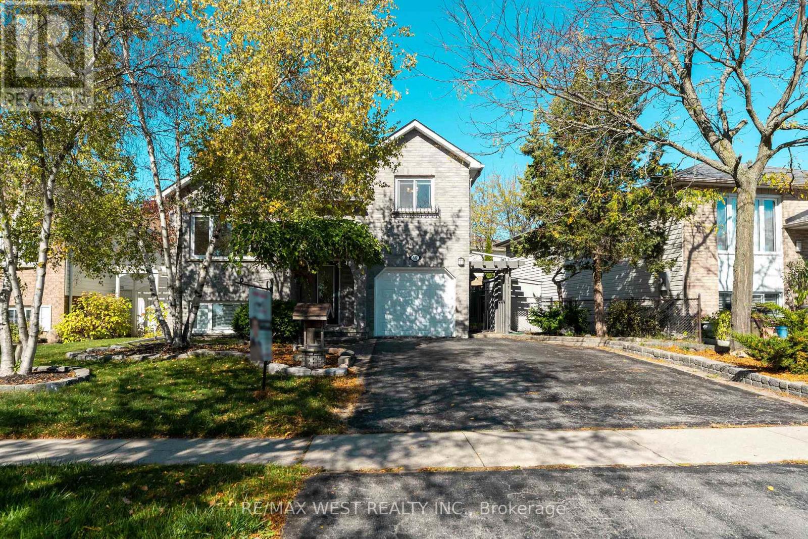 852 Beatrice Street E, Oshawa, Ontario  L1K 2H7 - Photo 2 - E12457877