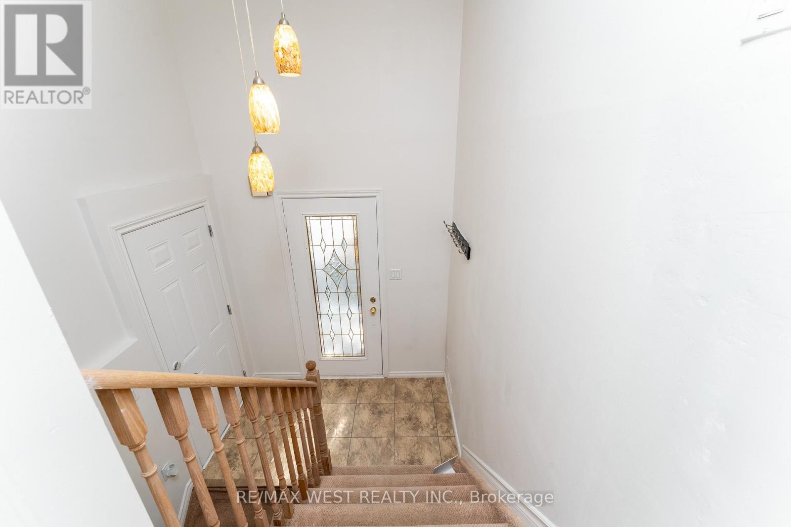 852 Beatrice Street E, Oshawa, Ontario  L1K 2H7 - Photo 5 - E12457877