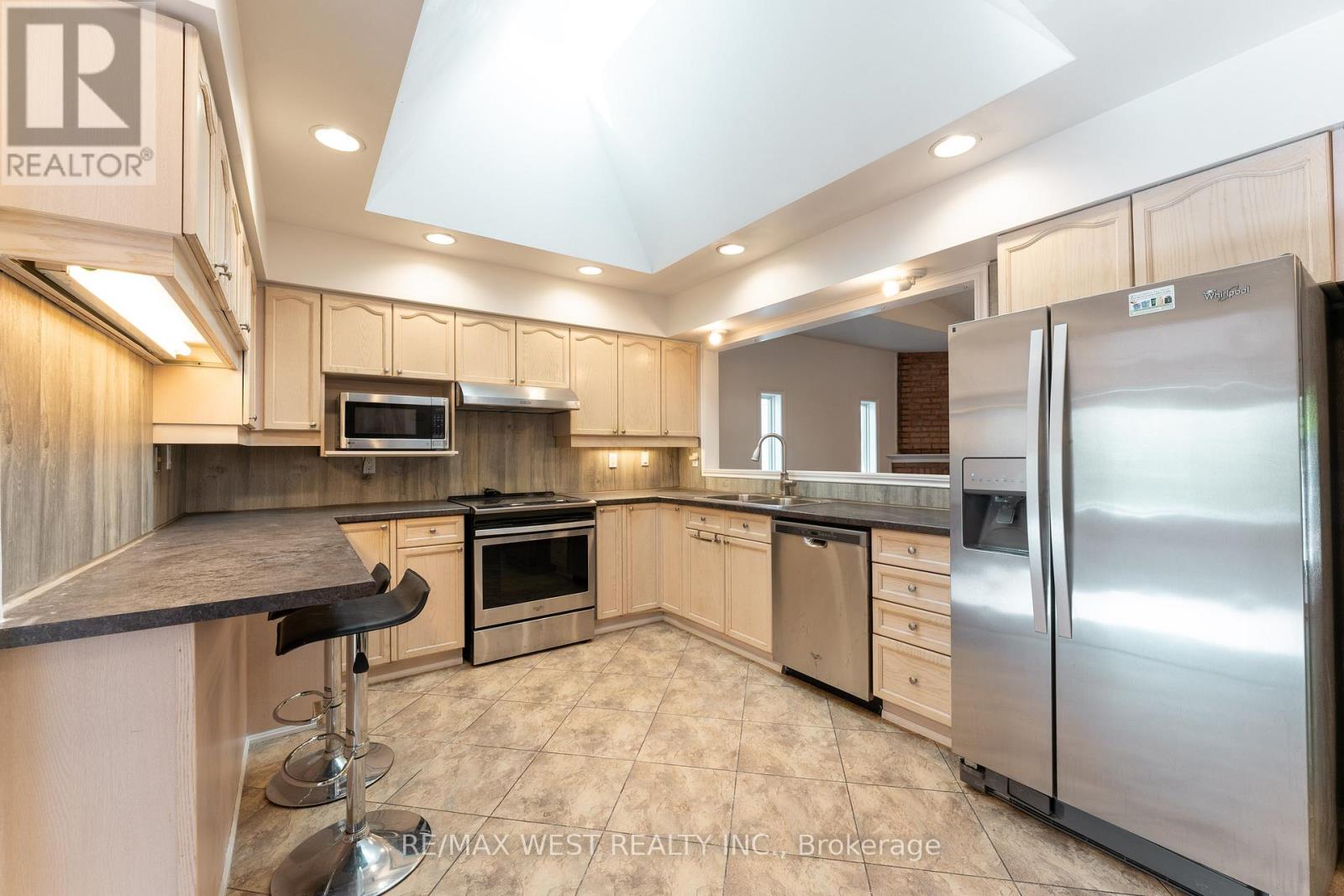 852 Beatrice Street E, Oshawa, Ontario  L1K 2H7 - Photo 6 - E12457877