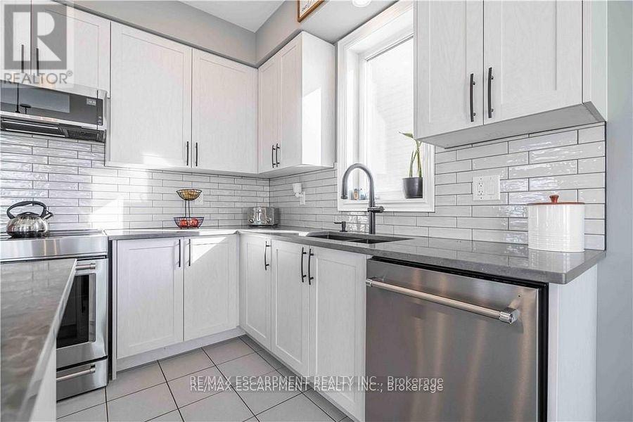 253 Kinsman Drive, Hamilton, Ontario  L0R 1C0 - Photo 18 - X12467923