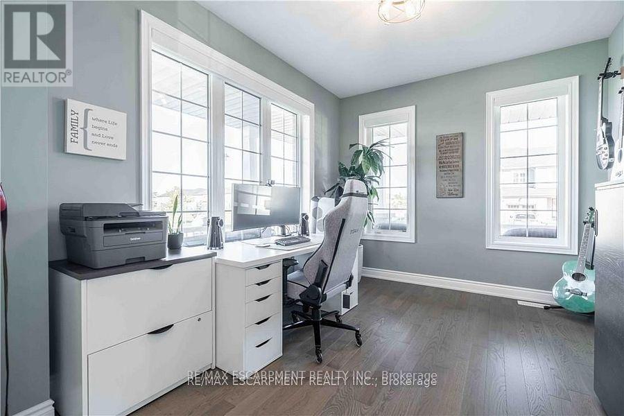 253 Kinsman Drive, Hamilton, Ontario  L0R 1C0 - Photo 8 - X12467923
