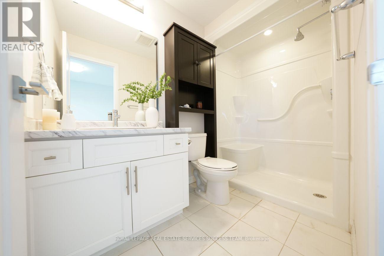 51 Soho Street, Hamilton, Ontario  L8J 0L4 - Photo 10 - X12467926