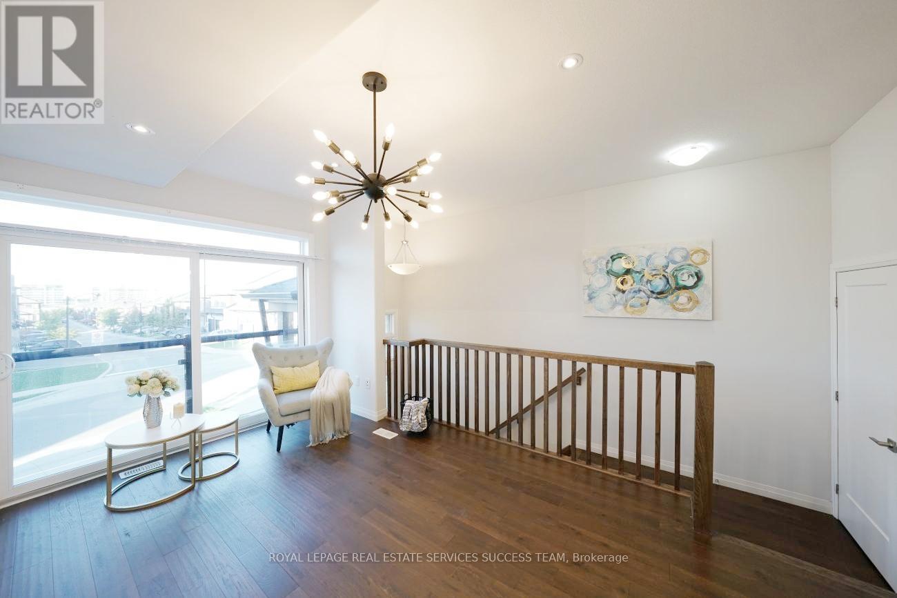 51 Soho Street, Hamilton, Ontario  L8J 0L4 - Photo 4 - X12467926
