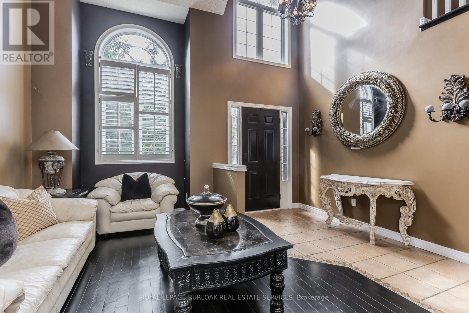 26 Grassyplain Drive, Hamilton, Ontario  L0R 1W0 - Photo 3 - X12467940