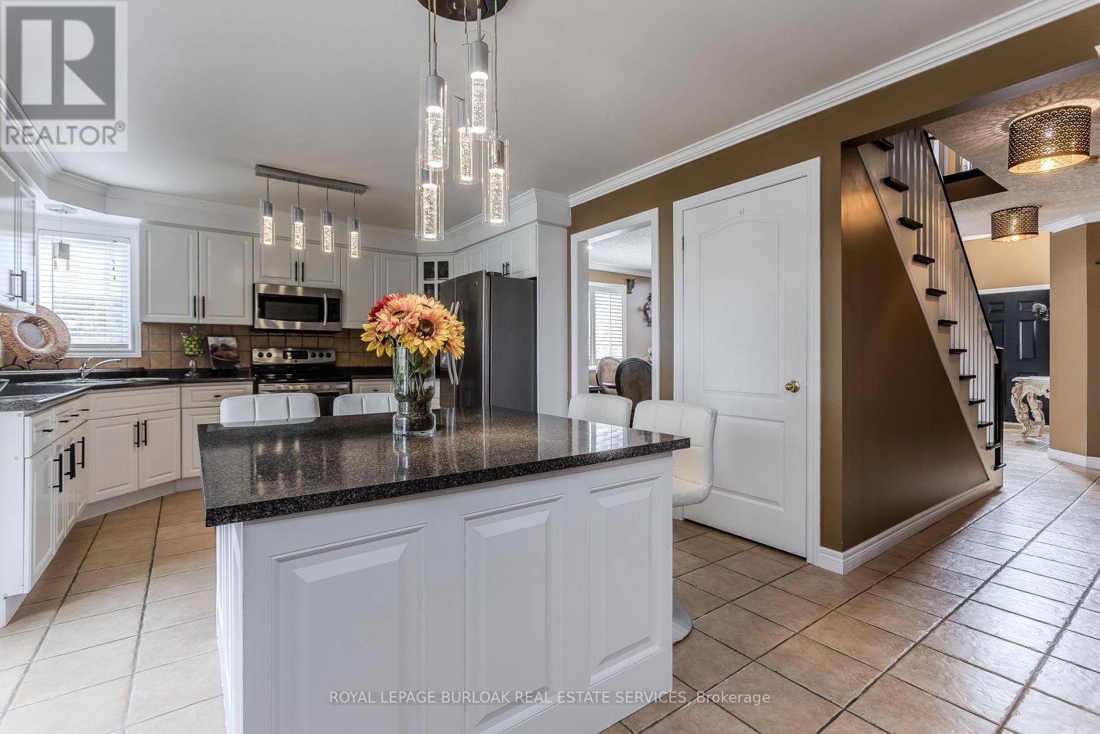 26 Grassyplain Drive, Hamilton, Ontario  L0R 1W0 - Photo 6 - X12467940