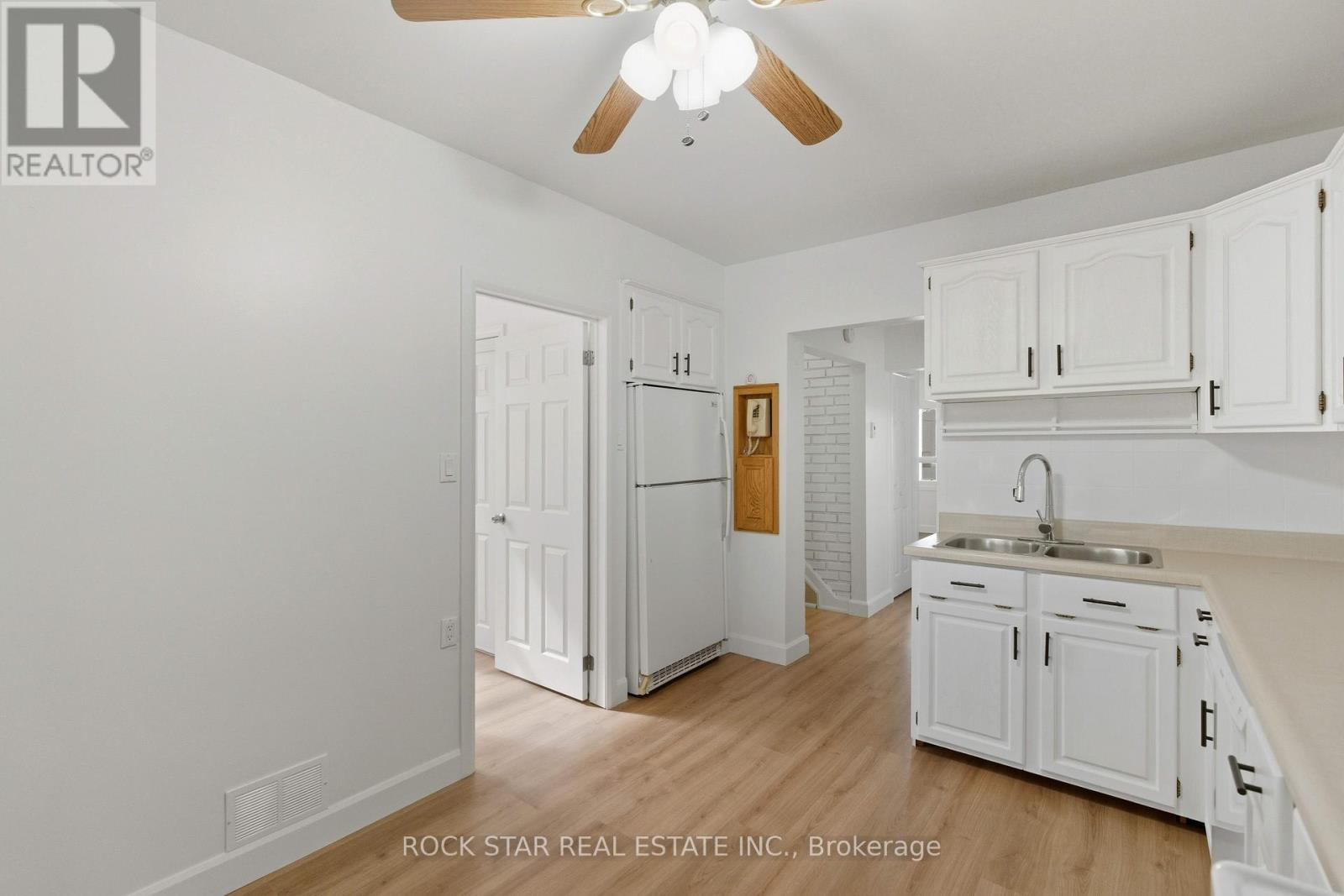 116 Robins Avenue, Hamilton, Ontario  L8H 4N7 - Photo 12 - X12467968