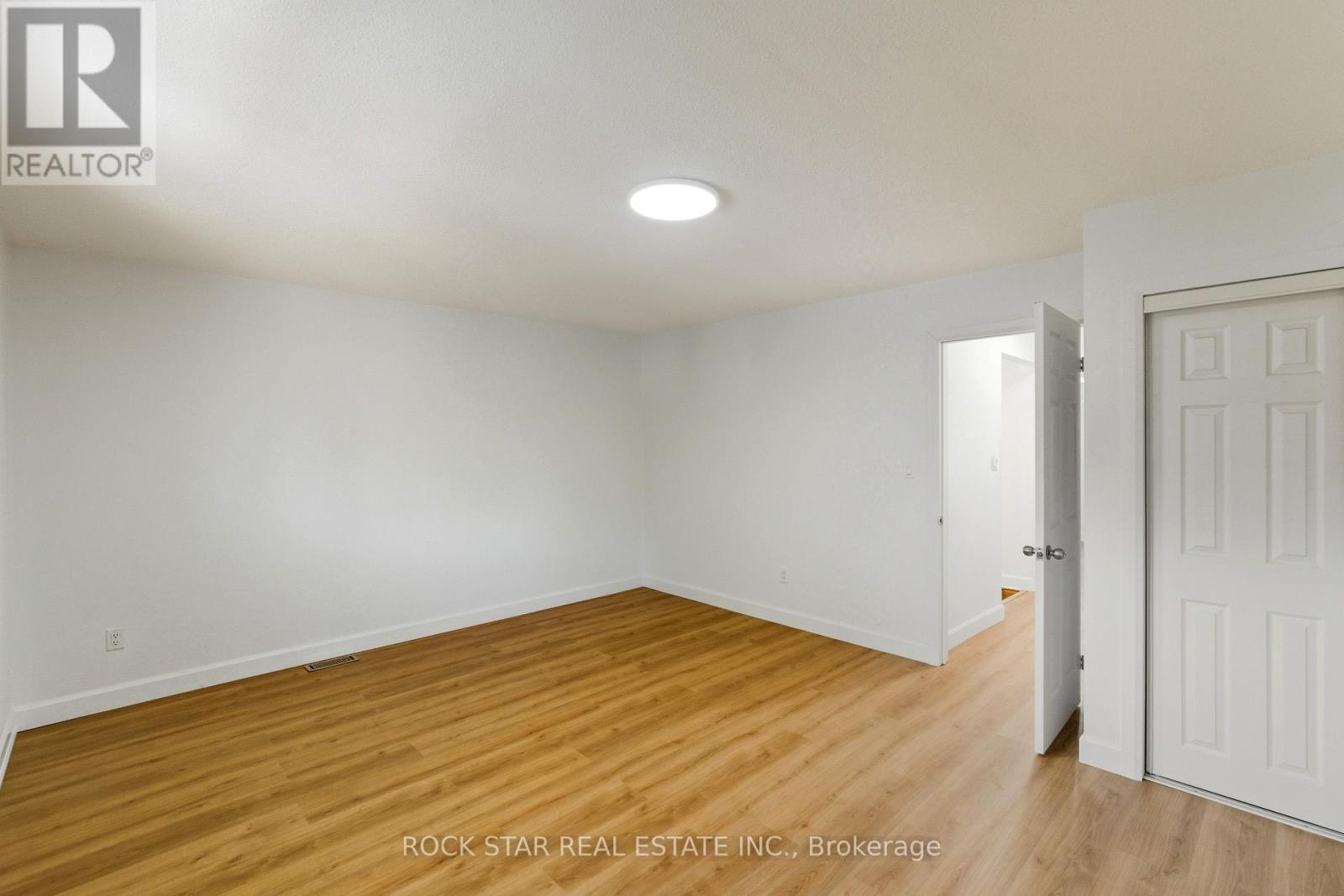 116 Robins Avenue, Hamilton, Ontario  L8H 4N7 - Photo 23 - X12467968