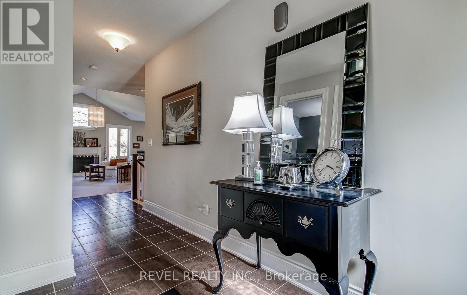 126 Aberfoyle Mill Crescent, Puslinch, Ontario  N1H 6H9 - Photo 3 - X12468031
