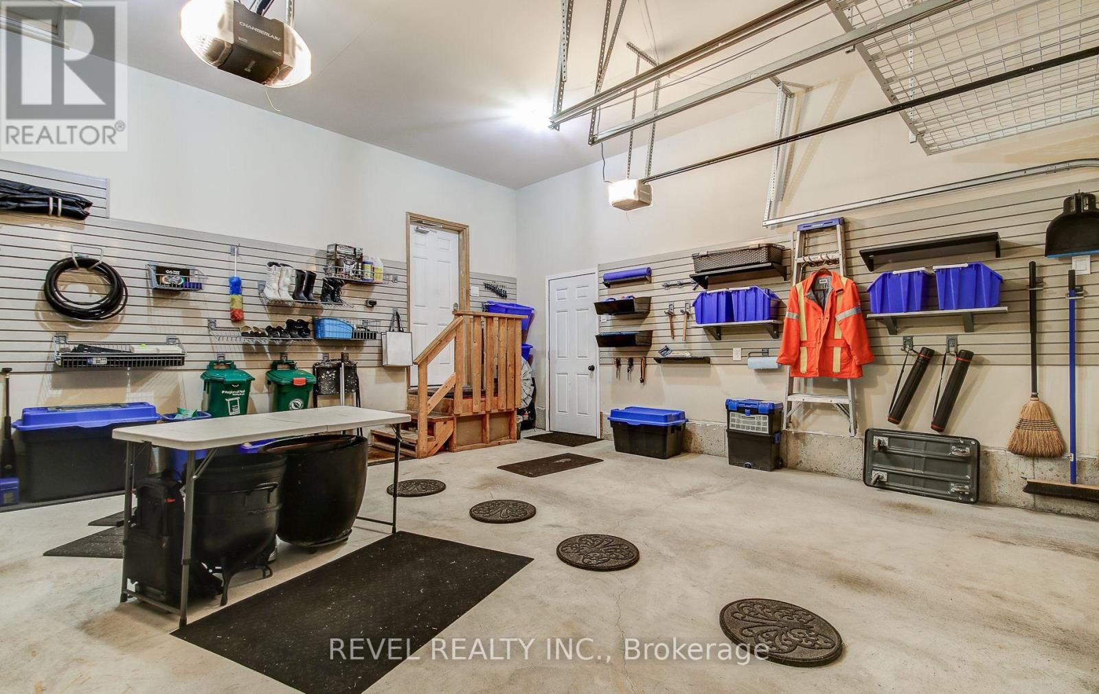 126 Aberfoyle Mill Crescent, Puslinch, Ontario  N1H 6H9 - Photo 31 - X12468031
