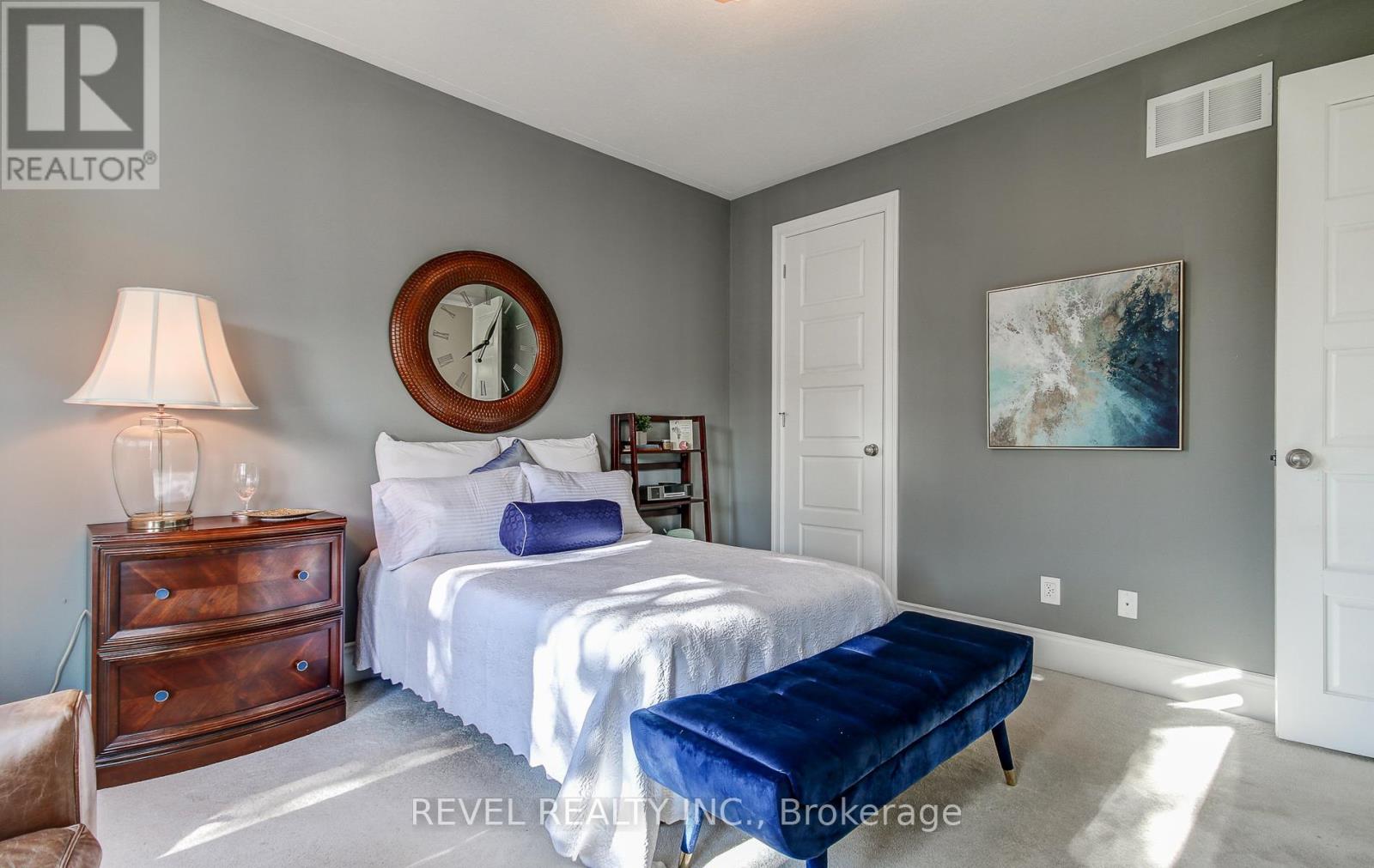 126 Aberfoyle Mill Crescent, Puslinch, Ontario  N1H 6H9 - Photo 6 - X12468031
