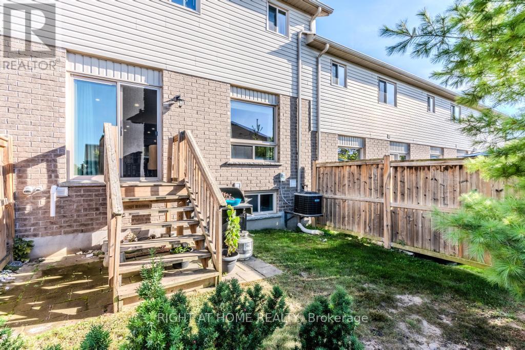 26 - 14 Amos Drive, Guelph, Ontario  N1L 0M2 - Photo 21 - X12468087