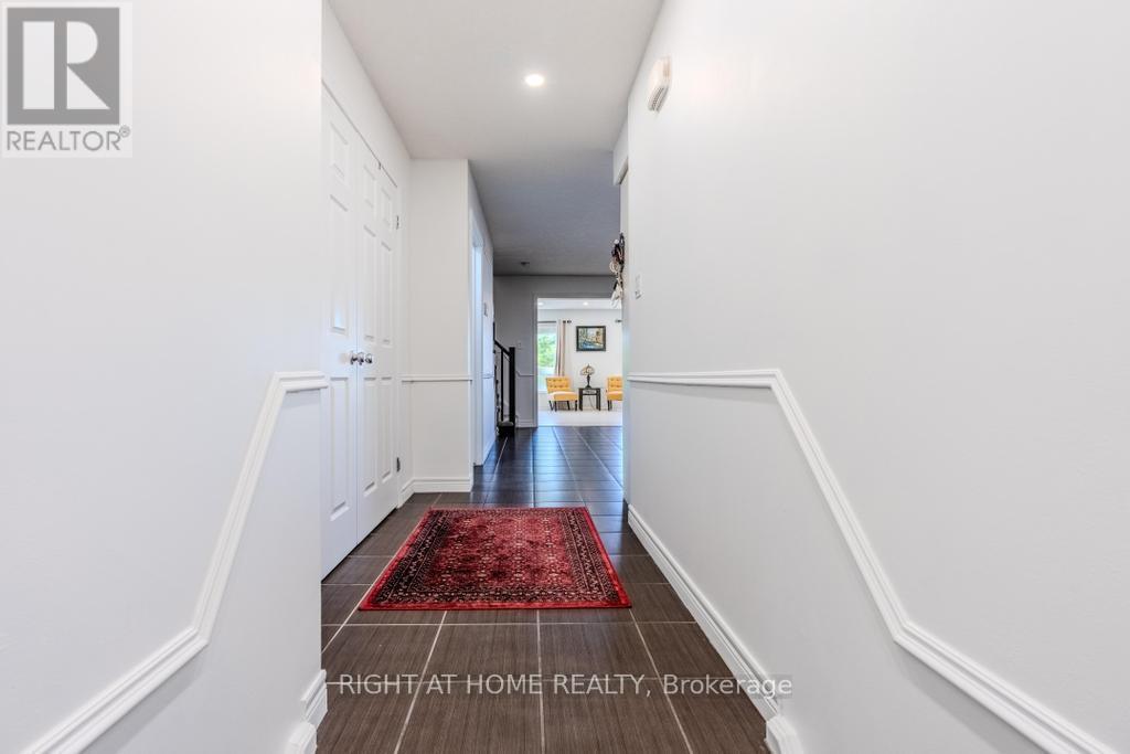 26 - 14 Amos Drive, Guelph, Ontario  N1L 0M2 - Photo 5 - X12468087