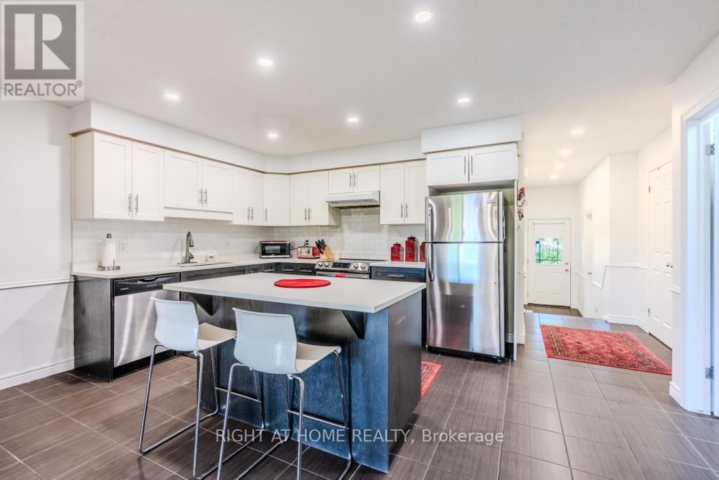 26 - 14 Amos Drive, Guelph, Ontario  N1L 0M2 - Photo 7 - X12468087