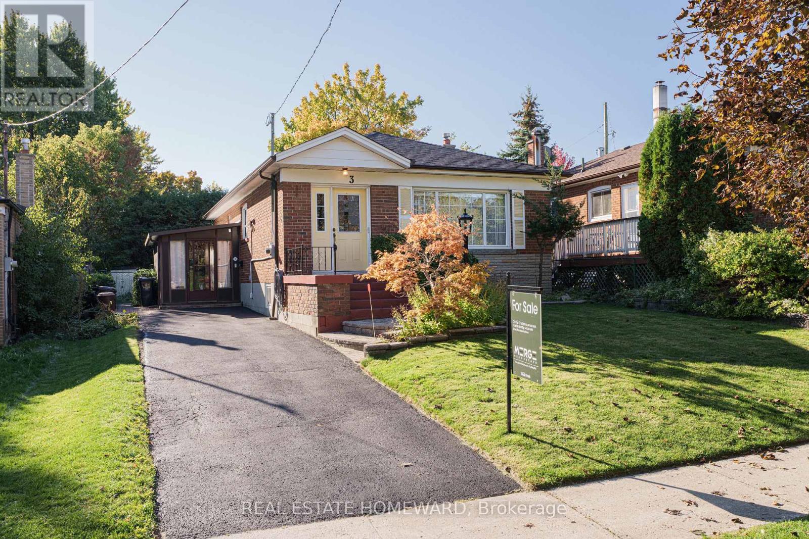 3 CHESTERMERE BOULEVARD, Toronto, Ontario