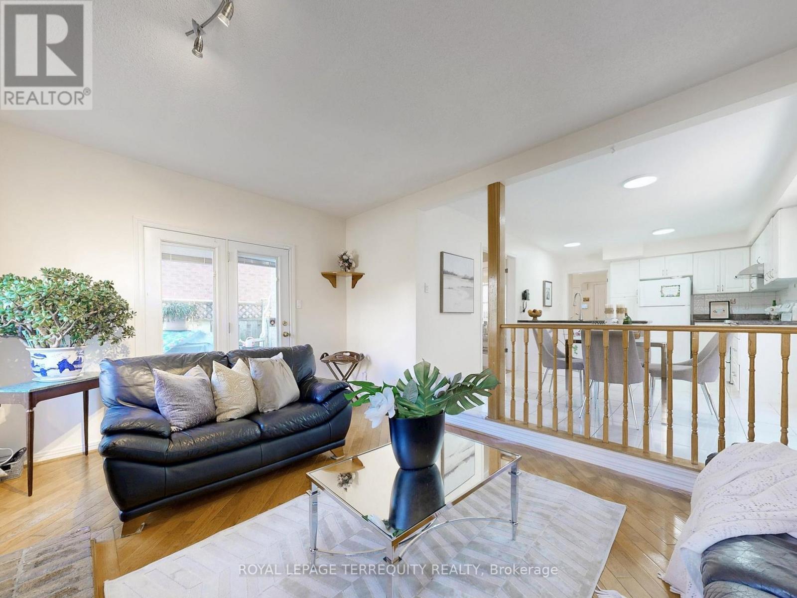 16 Audrelane Court, Toronto, Ontario  M1V 3S4 - Photo 13 - E12466197