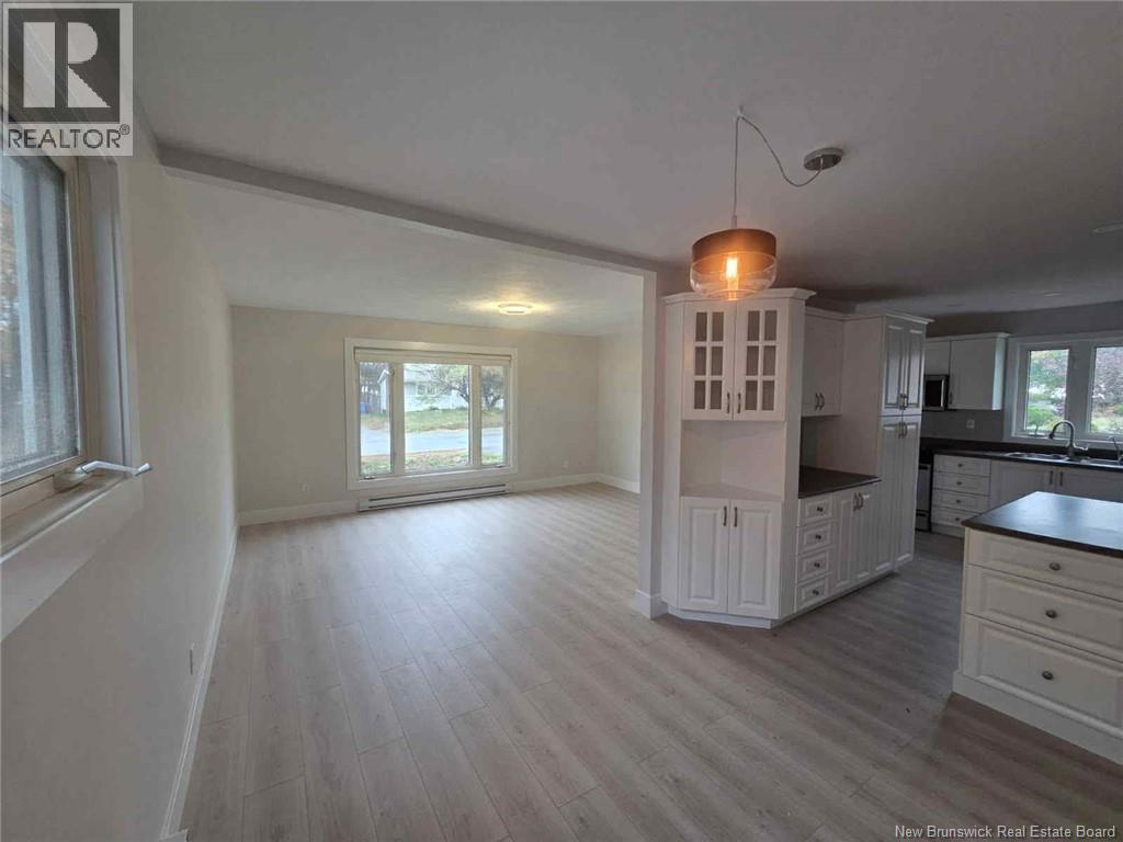 946 Meadow Avenue, Bathurst, New Brunswick  E2A 2H6 - Photo 5 - NB128684