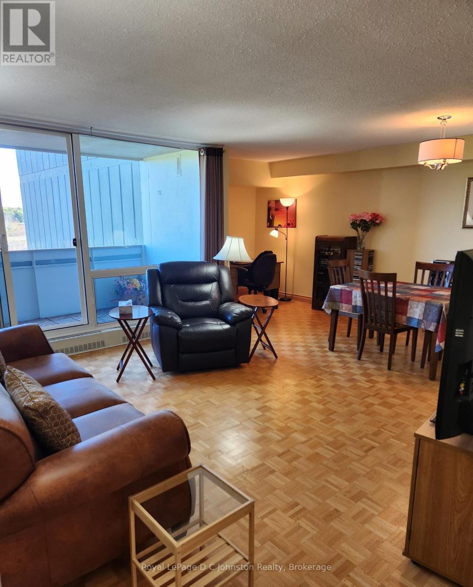 806 - 225 Harvard Place, Waterloo, Ontario  N2J 4H4 - Photo 10 - X12468137