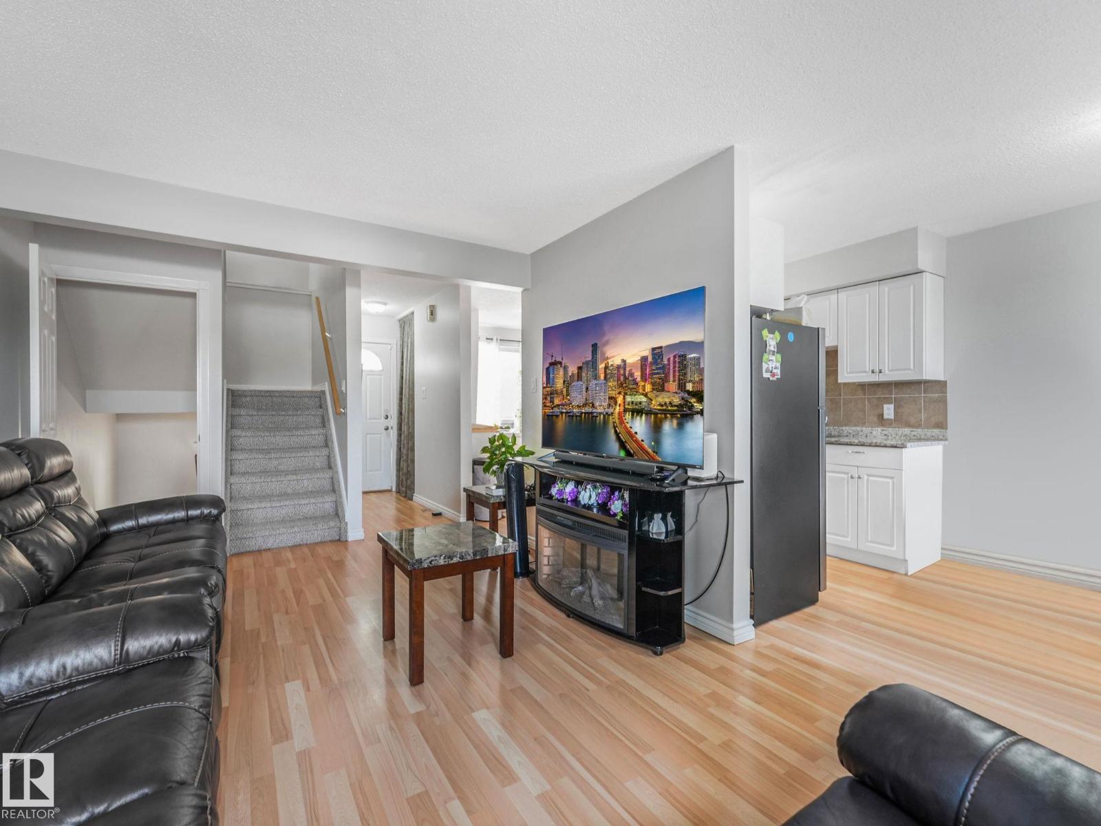 103 Cornell Co Nw, Edmonton, Alberta  T5C 3C3 - Photo 5 - E4462472