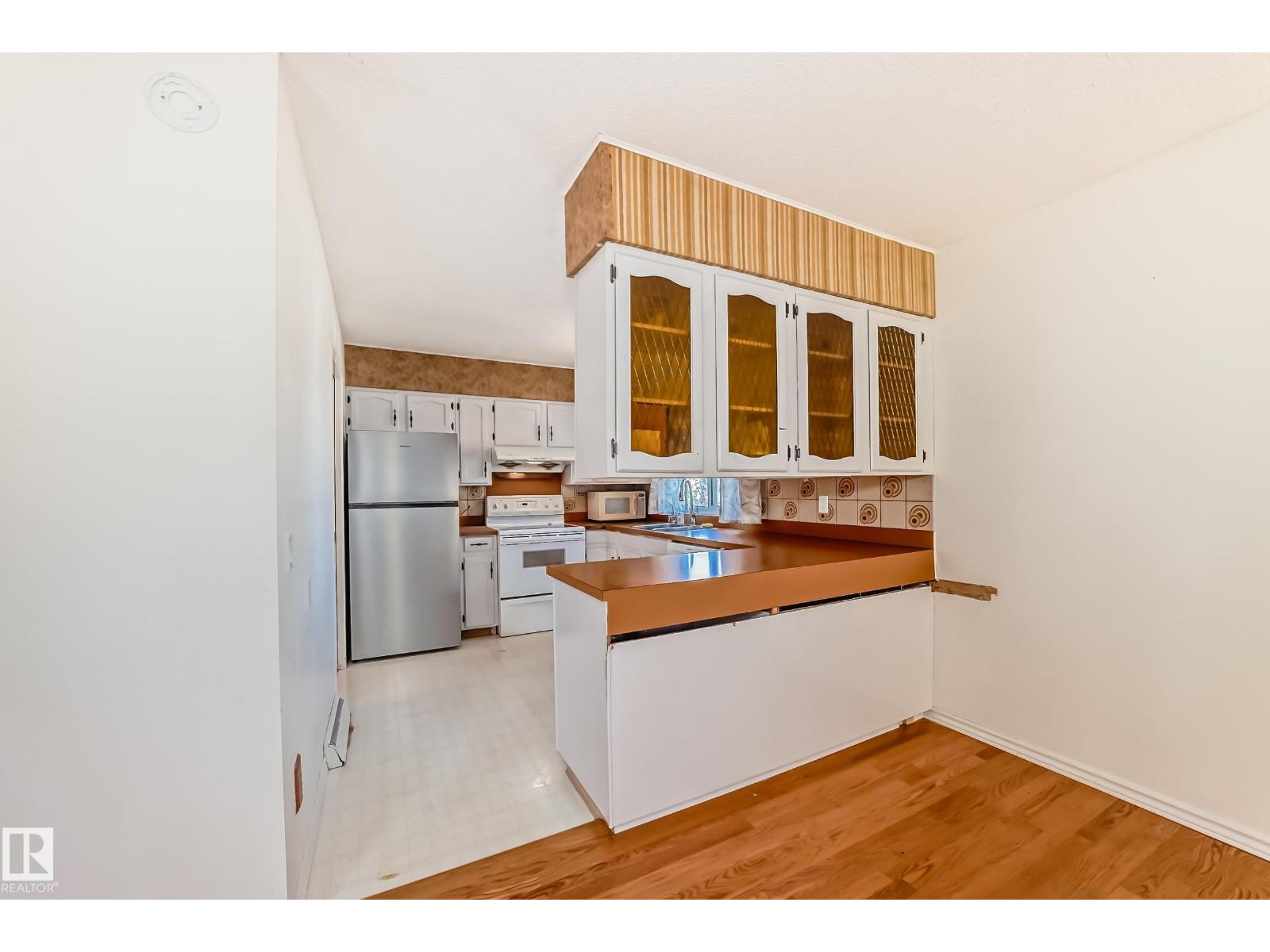 3827 105 St Nw, Edmonton, Alberta  T5K 0Z5 - Photo 10 - E4462473